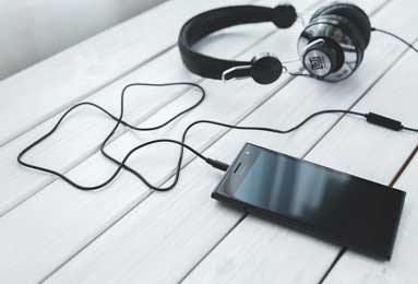 曼联今夏可能放走四名门将，奥纳纳、巴延德尔在列