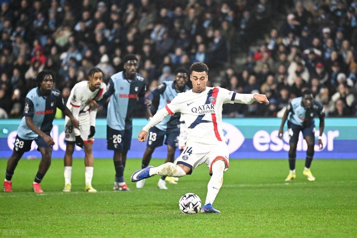 法甲：巴黎圣日耳曼分心欧冠，摩纳哥客场抢分无忧？巴黎圣日耳曼对阵摩纳哥